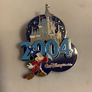 Disney 2004 "A Whole New World" Mickey Disney World Trading Pin